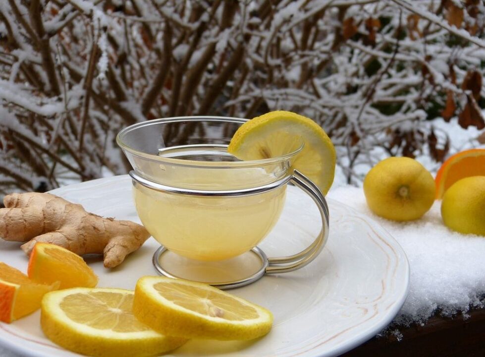potentziarako jengibrean oinarritutako limoiarekin tea